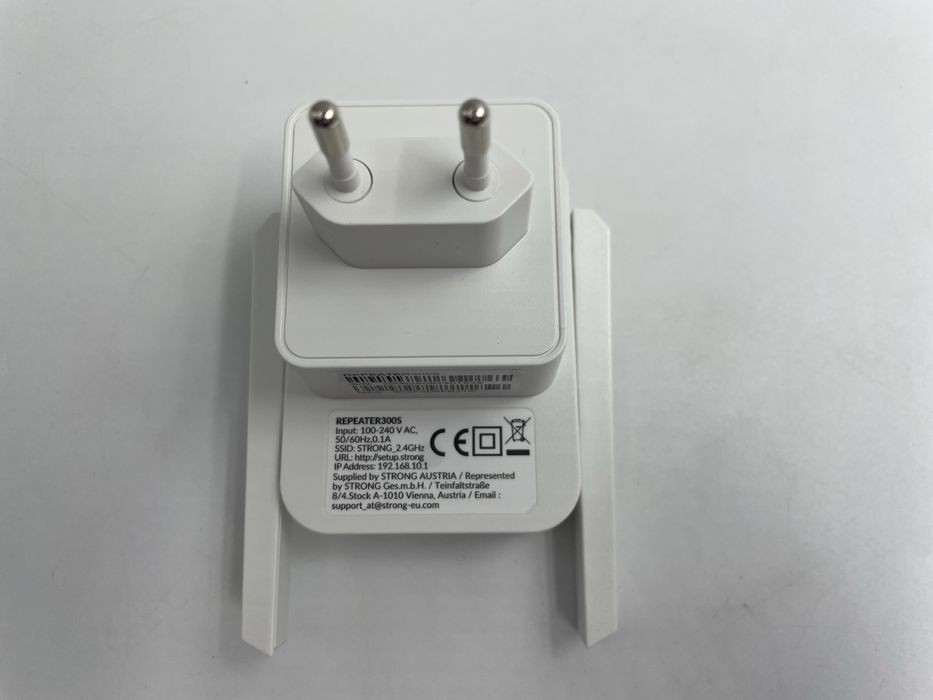 Wzmacniacz sygnału Strong Universal Wi-Fi Repeater 300