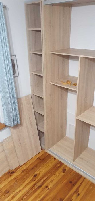 Szafa przesuwna dobrze zorganizowana