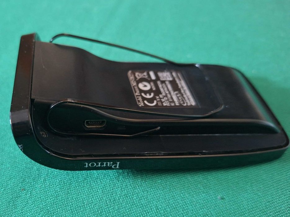 Parrot Minikit Plus - Kit Mãos Livres Bluetooth