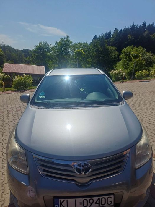 Toyota Avensis 2.0 D4D 2010 rok