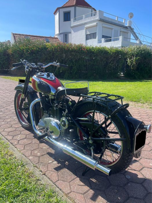 Ariel red hunter
