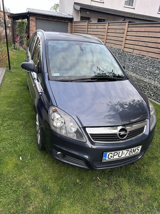 Opel Zafira B 1.9 cdti 120 km 2006 r. półskóry