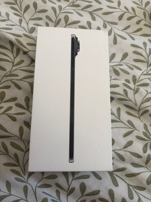 iPhone Air semi novo