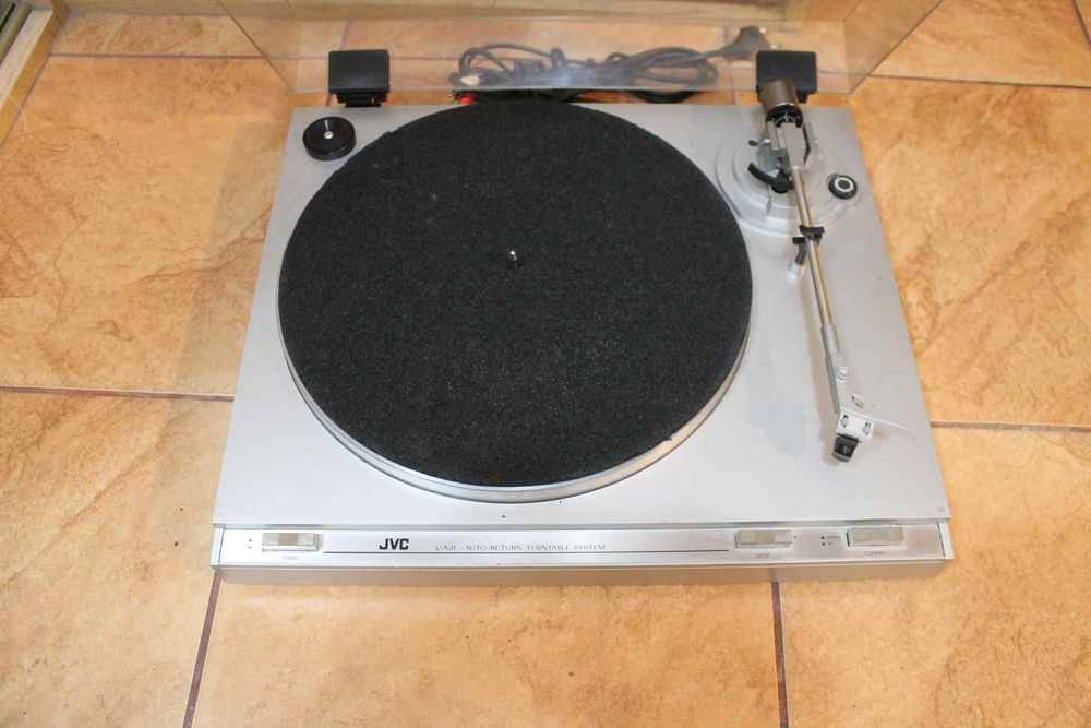 Gramofon JVC L-A 21