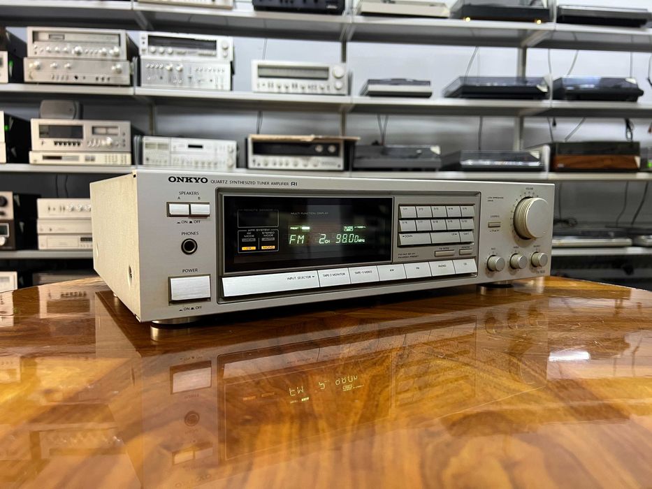Amplituner Onkyo TX-7620 Audio Room