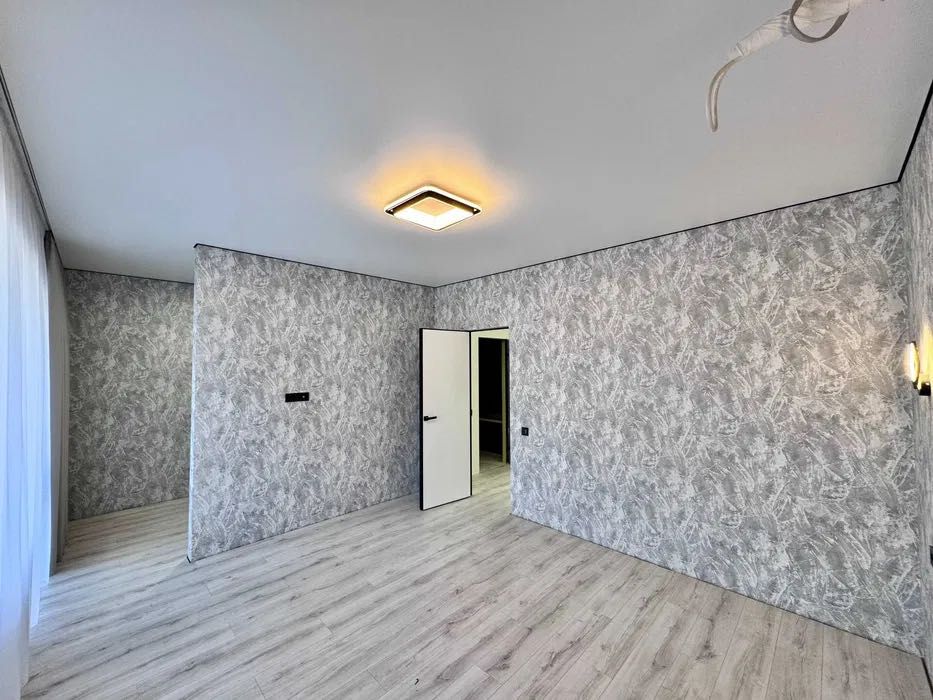 Продаж будинок таунхаус в закритому містечку набережна озеро