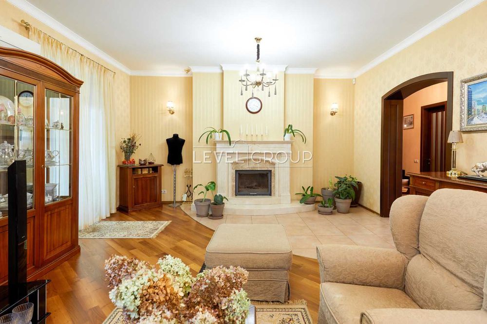Будинок 230 м² з ремонтом, банею та гаражем, Северинівка, 10 сот, Без%