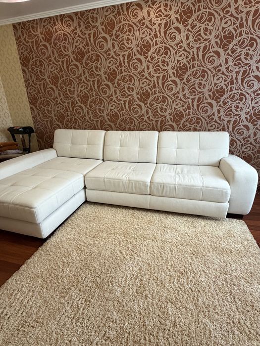 Диван кутовий в ідеальному стані