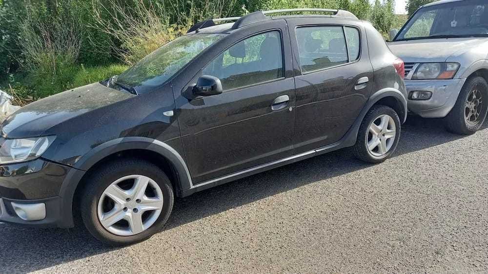 Dacia Sandero Stepway 1.5 DCI Diesel — photo 2