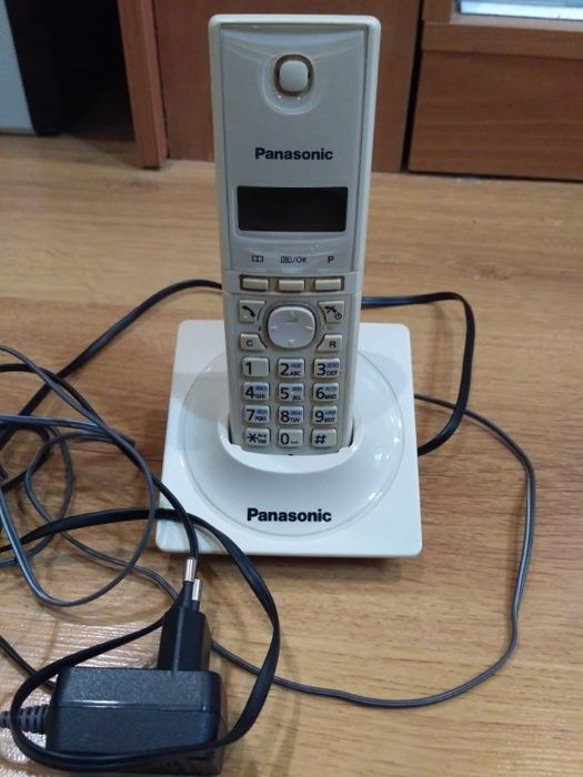 Стационарный беспроводной телефон Panasonic KX-TG1711UA