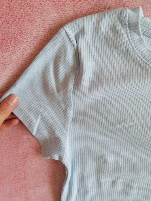 Niebieski crop top