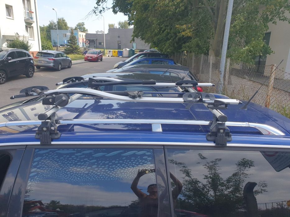 Jeden bagażnk  rowerowy  na dach thule sweden