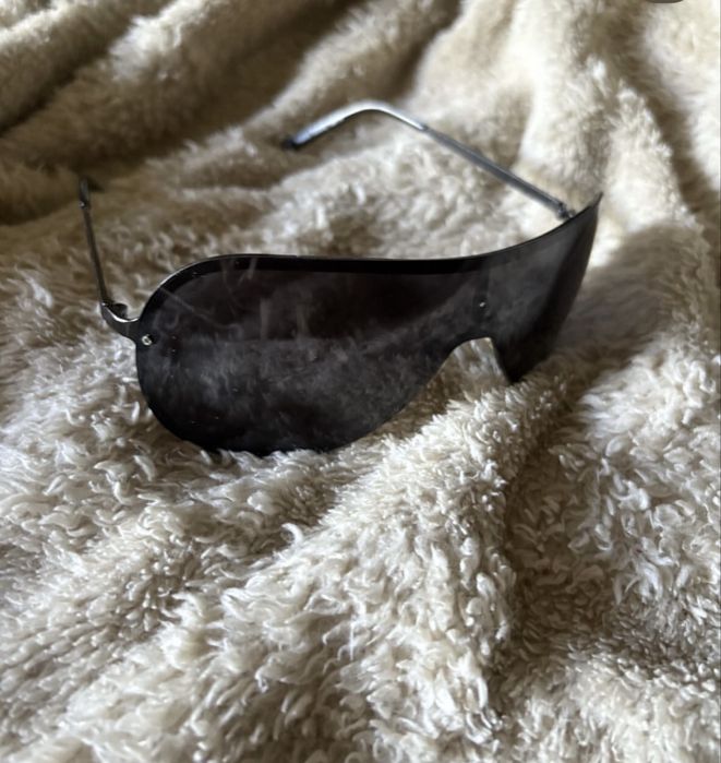 сонцезахисні окуляри з ефектом затемнення