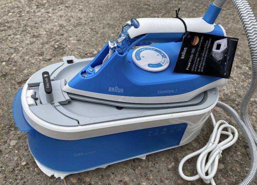 Braun IS 1012 BL Żelazko ze stacją parową