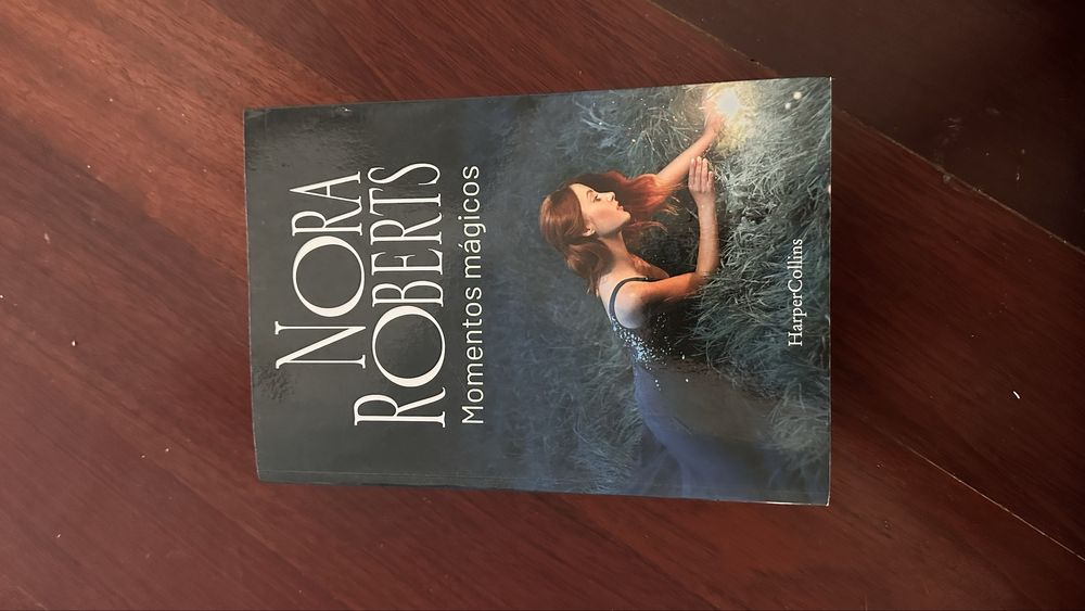 Livro “Momentos Mágicos” de Nora Roberts