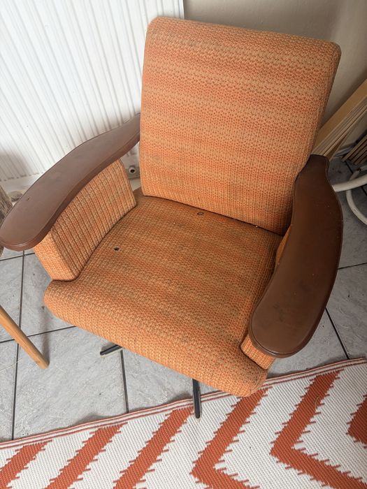 Fotele fotel obrotowy PRL vintage muszelka kurza stopa