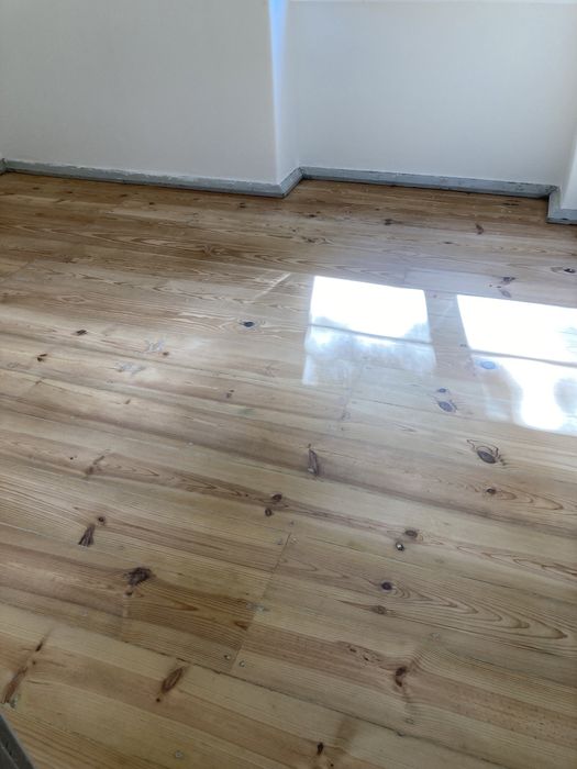 Afagamento e envernizamento