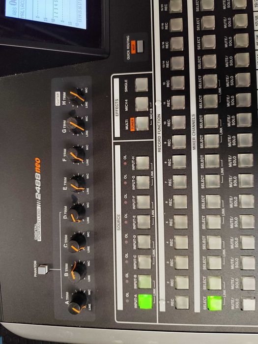 Mesa digital de gravação Tascam 2488 neo C/Nova