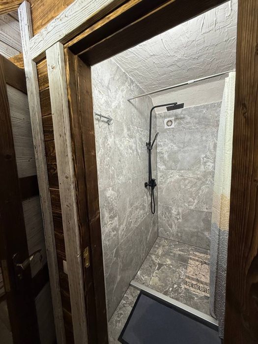 РОЗКІШНЕ СПА • Чани Джакузі Сауна Басейн • Котеджі ВІД ВЛАСНИКА