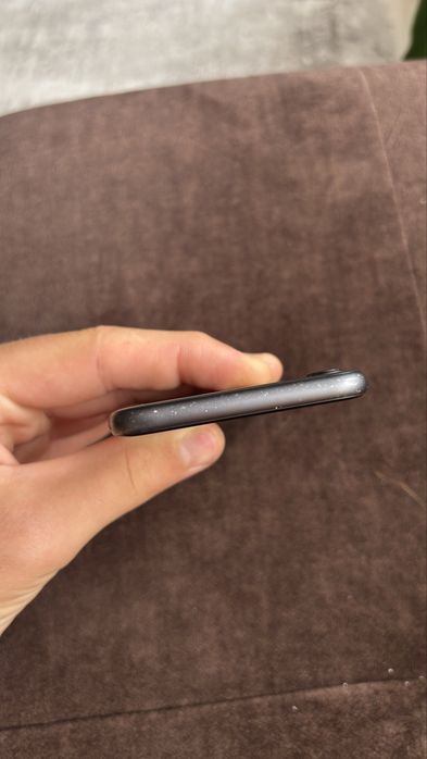 Продам iphone 8 64GB