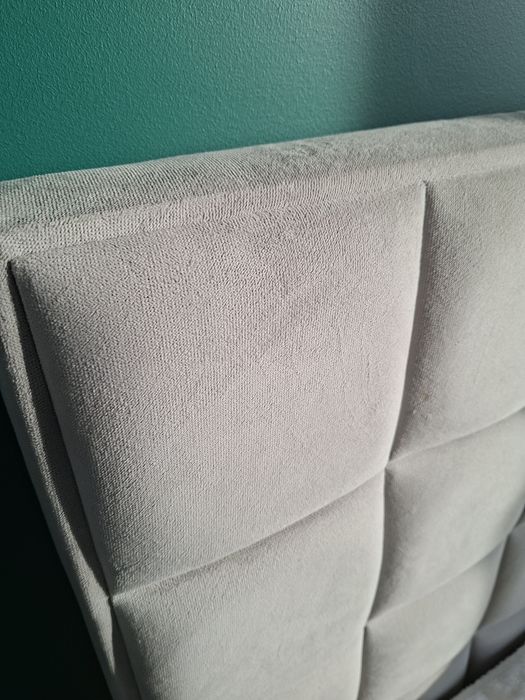 Łóżko tapicerowane