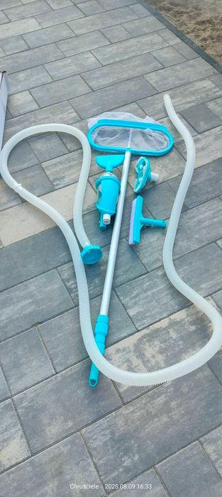 Zestaw do czyszczenia basenu