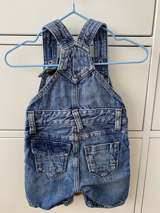 Jardineiras tommy hilfiger (3/6m)