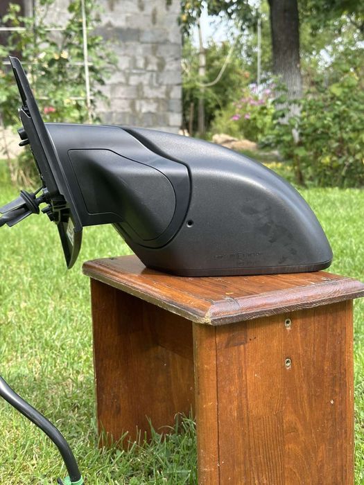 Зеркало заднього виду на Audi Q8