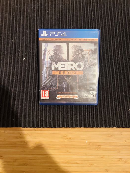 Metro redux jogo ps4 CD