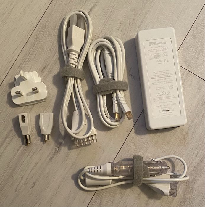 Targus AC/DC 70u auto air power adapters