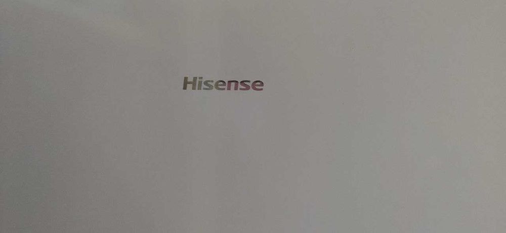 Продам холодильник Hisense у гарному стані.