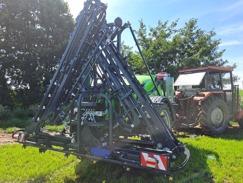 Opryskiwacz ciągany hydrauliczny belka X przyczepiany Tolmet Bruno
