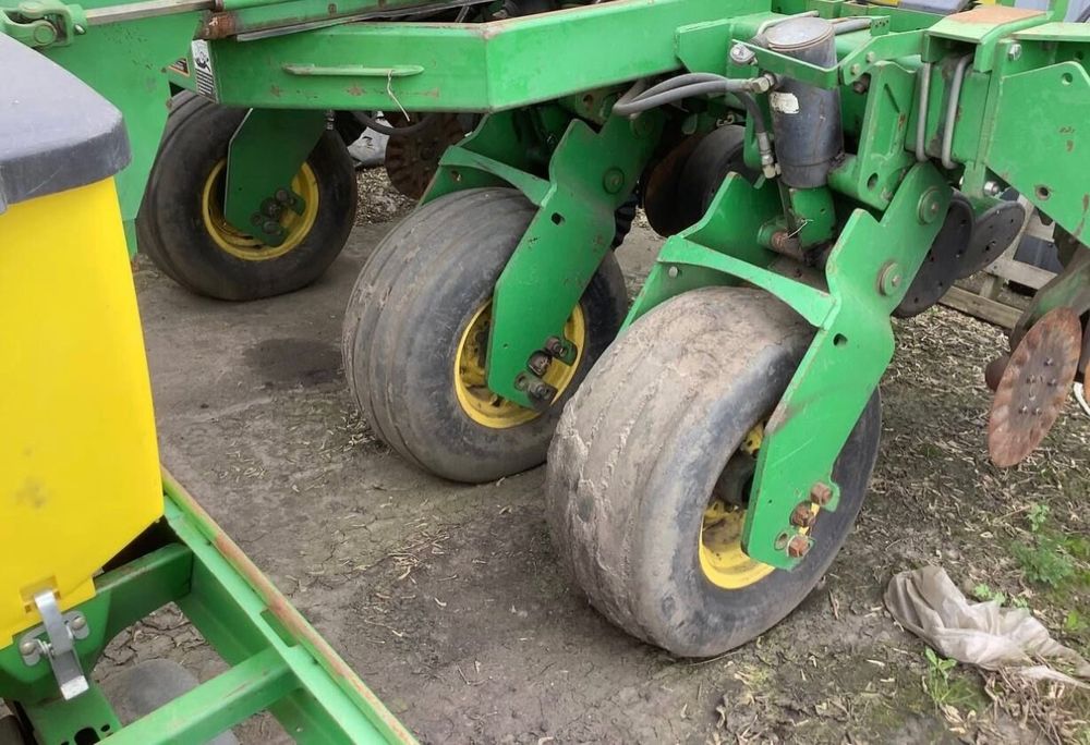 Сівалка точного висіву пневматична JOHN DEERE 1780 пропашна інтерплент
