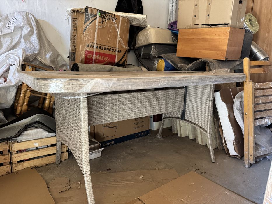 Садовий стіл з ротангу новий