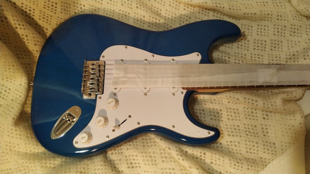 Електрогітара Vision Stratocaster by MSA Blue (+кабель)