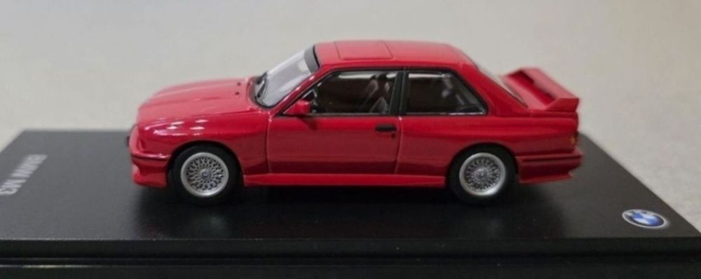 Miniatura 1:64 BMW E30 M3, oryginalna, nowa