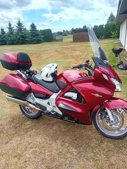 HondaST1300  Sprzedam zadbaną Hondę ST1300.