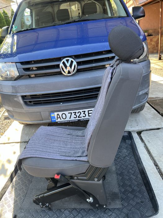 Відкидне сидіння , сідушка VW T5, Caravelle . Відкидне сиддіння середнього ряду, одиначка.