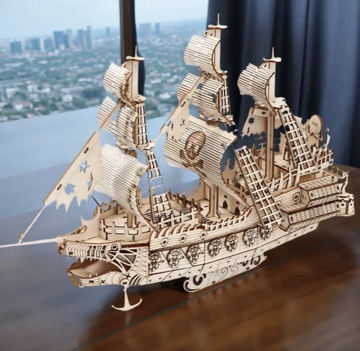 3D дерев’яна модель «Летючий піратський корабель»