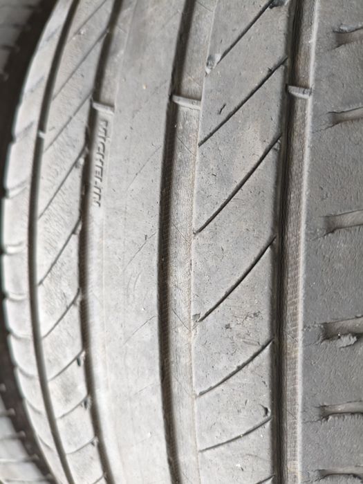 Pneus Michelin usados 215/50 R17