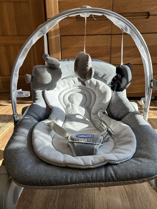Chicco Hoopla szary bujaczek