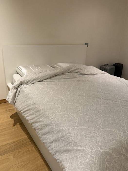 Cama malm ikea branca 160cm