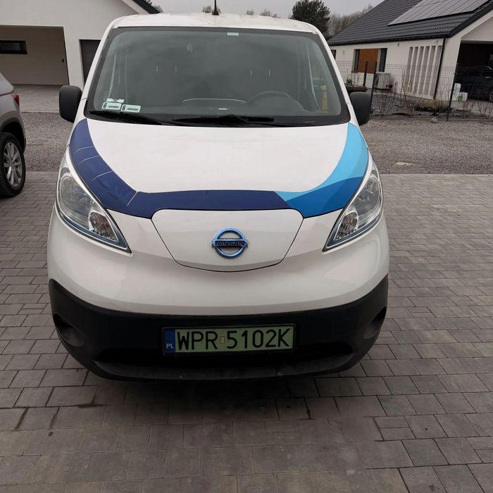 Nissan NV200 Nissan NV200-e MR 14 2.3t