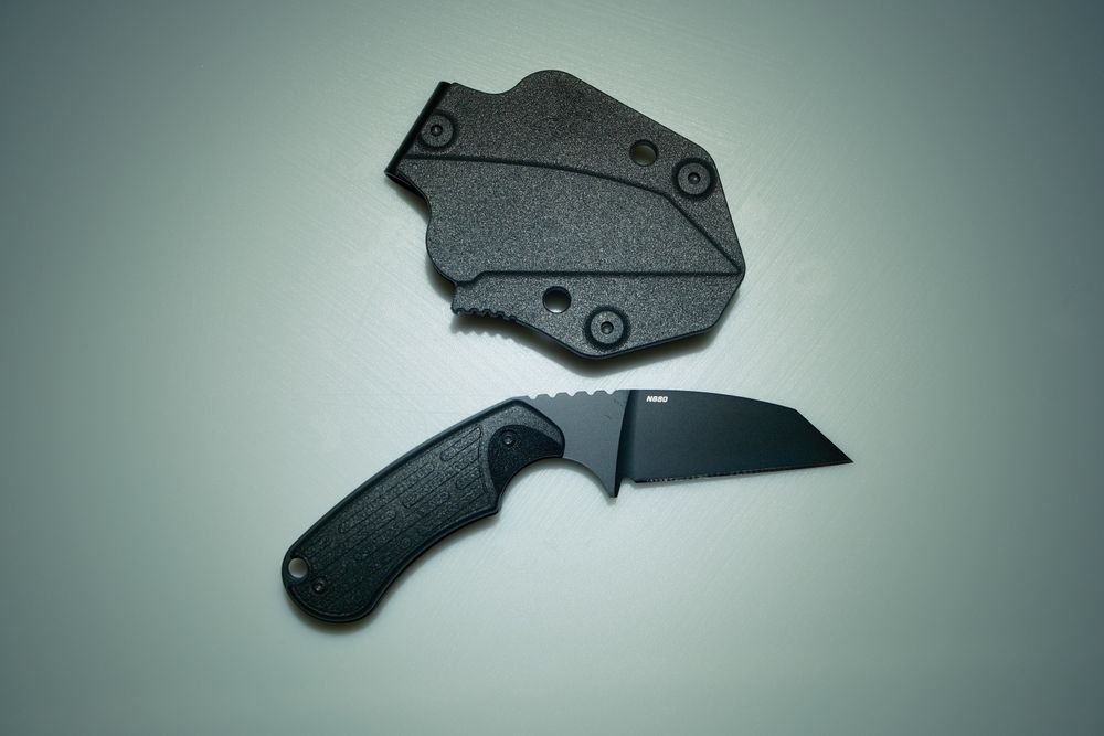 Нож Benchmade Azeria 125BK, сталь N-680 с фиксированным лезвием