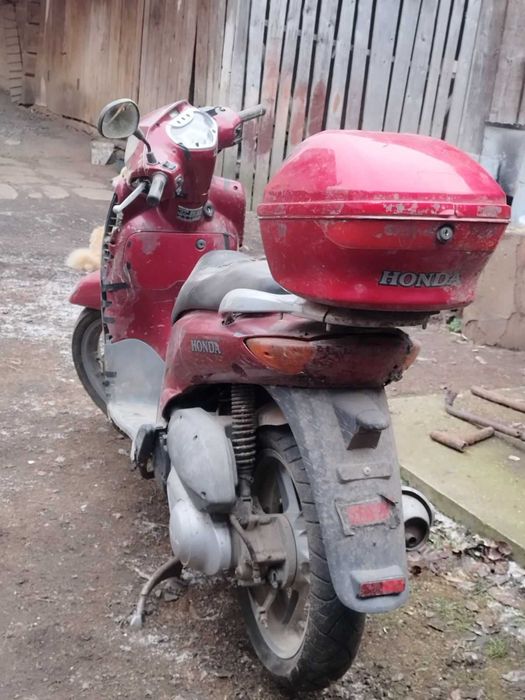 Скутер  Honda SH 125 на запчастини