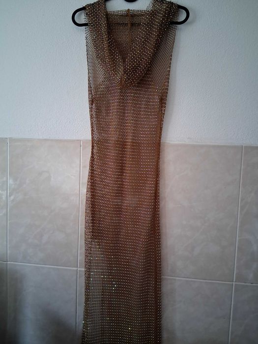 Vestido Bershka,com biquínis.