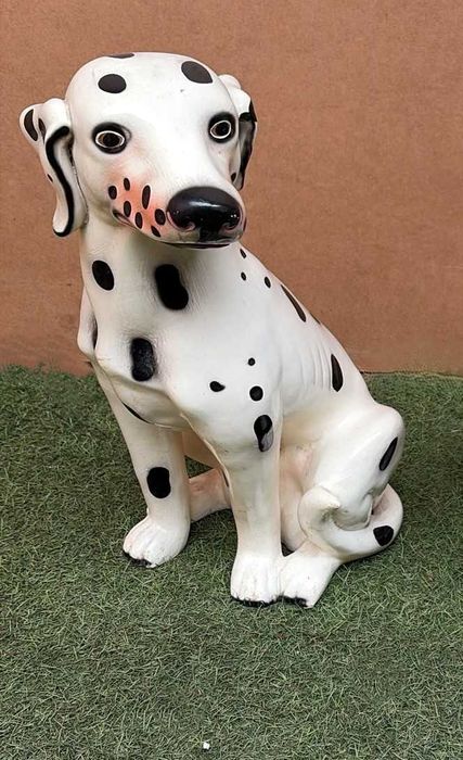 Cão de loiça em bom estado, decorativo