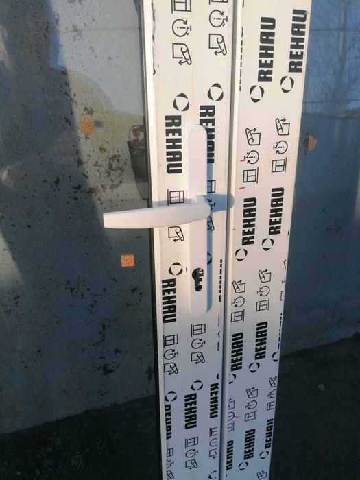 Двері Rehau 1.71*2.33