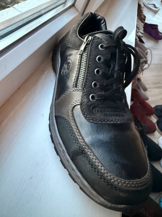 Чоловічі туфлі на шнурівці Rieker моделі 03322