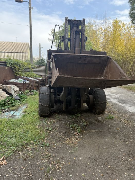 Продам погрузчик  б/у